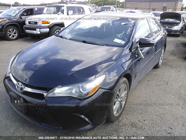 4T1BF1FK9HU315224 - 2017 TOYOTA CAMRY LE/XLE/SE/XSE 黑色 照片 2