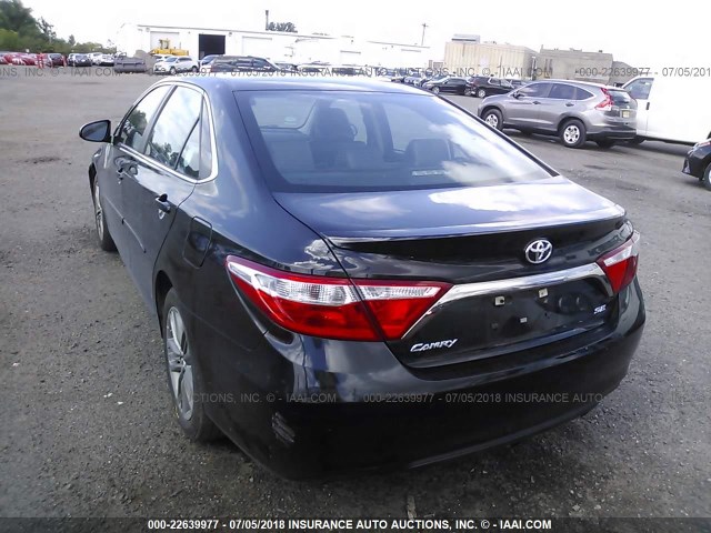 4T1BF1FK9HU315224 - 2017 TOYOTA CAMRY LE/XLE/SE/XSE 黑色 照片 3