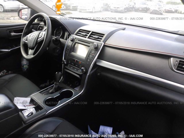 4T1BF1FK9HU315224 - 2017 TOYOTA CAMRY LE/XLE/SE/XSE 黑色 照片 5