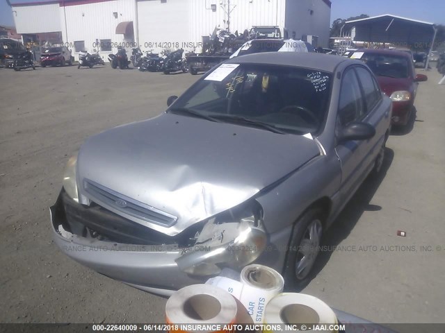 KNADC123326187916 - 2002 KIA RIO SILVER photo 2