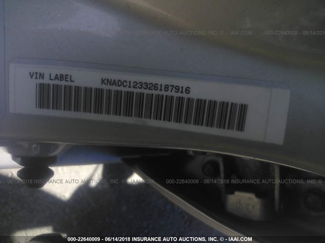 KNADC123326187916 - 2002 KIA RIO SILVER photo 9