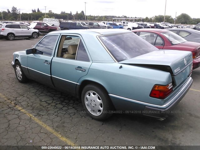 WDBEA34E5NB835824 - 1992 MERCEDES-BENZ 400 E Light Blue photo 3