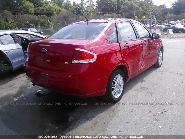 1FAHP35N08W202968 - 2008 FORD FOCUS SE/SEL/SES RED photo 4