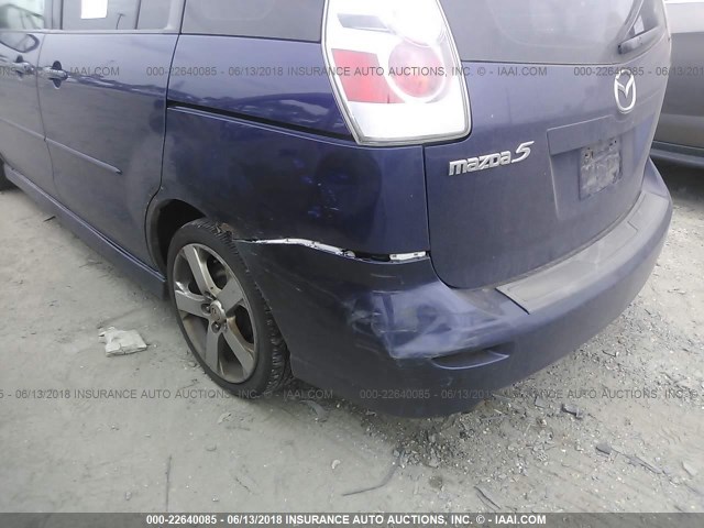 JM1CR29L460120985 - 2006 MAZDA 5 PURPLE photo 6