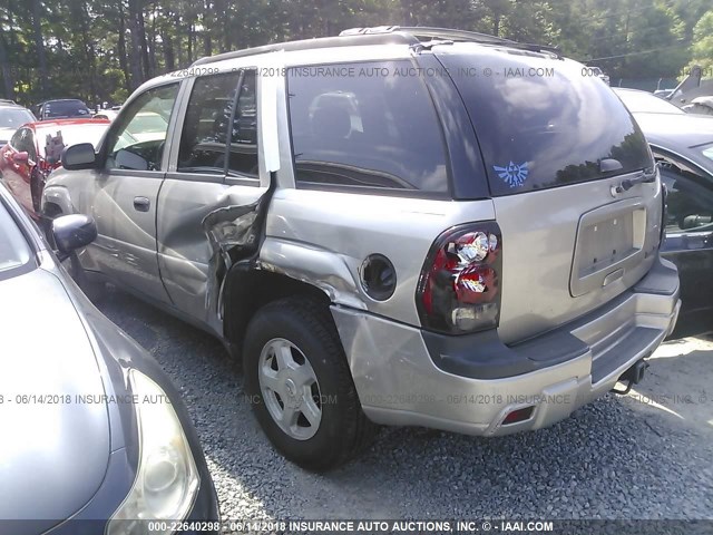 1GNDT13S822529206 - 2002 CHEVROLET TRAILBLAZER  SILVER photo 3