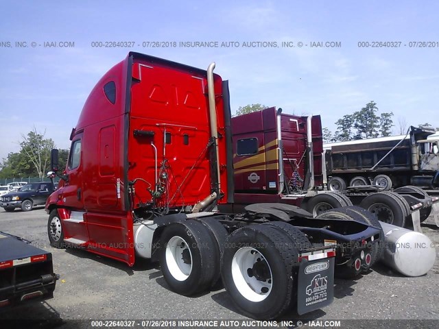 3AKJGLBG2GSHH9286 - 2016 FREIGHTLINER CASCADIA 125  RED photo 3