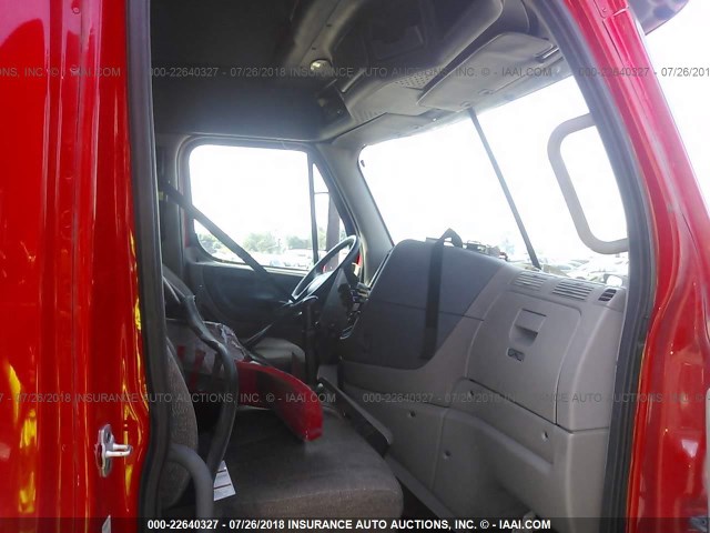 3AKJGLBG2GSHH9286 - 2016 FREIGHTLINER CASCADIA 125  RED photo 5
