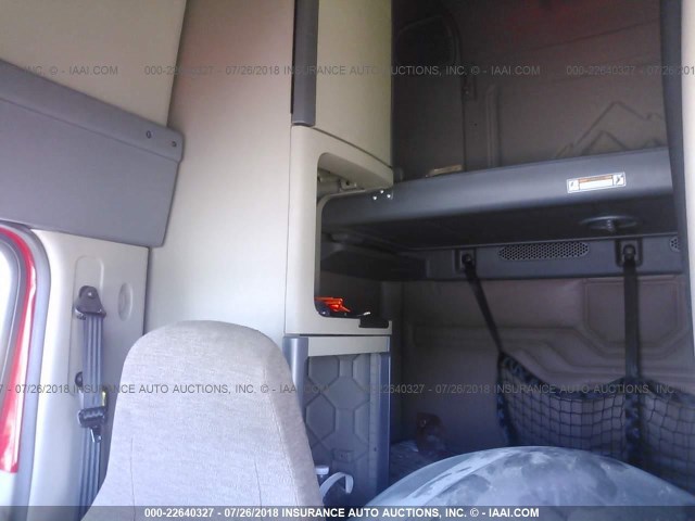 3AKJGLBG2GSHH9286 - 2016 FREIGHTLINER CASCADIA 125  RED photo 7