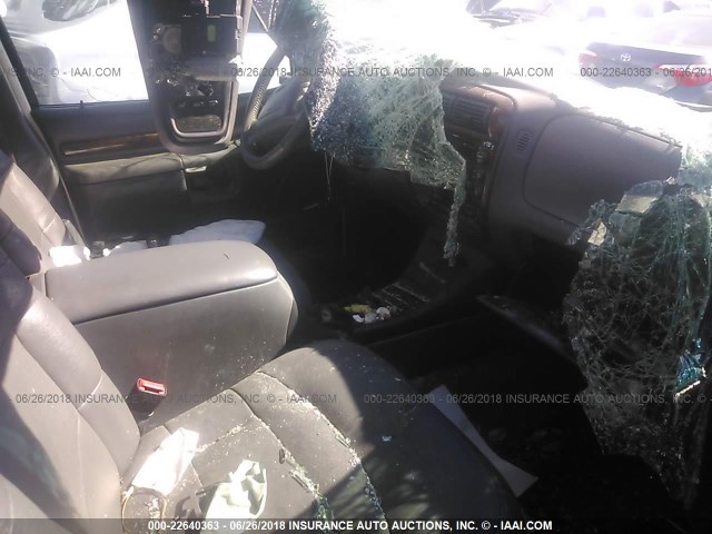 1FMDU75E1YZB28592 - 2000 FORD EXPLORER LIMITED أبيض صورة 5