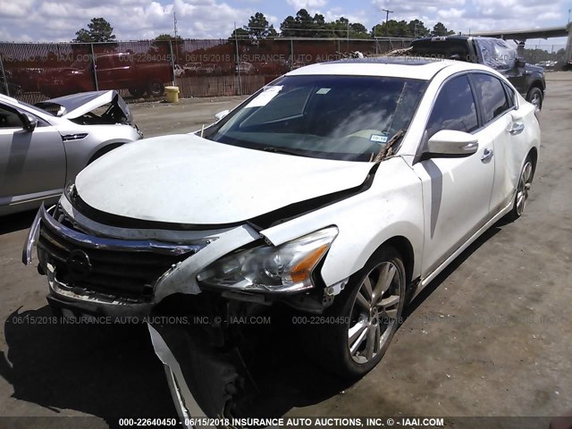 1N4BL3AP6DN567602 - 2013 NISSAN ALTIMA 3.5S/3.5SV/3.5SL WHITE photo 2