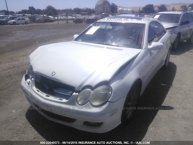 WDBTJ56H47F223524 - 2007 MERCEDES-BENZ CLK 350 WHITE photo 2