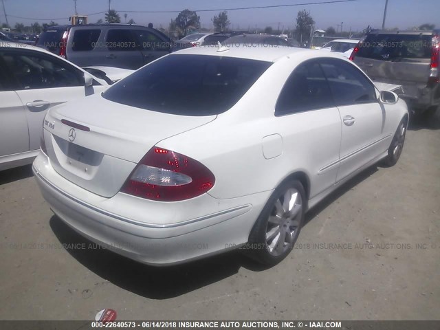 WDBTJ56H47F223524 - 2007 MERCEDES-BENZ CLK 350 WHITE photo 4