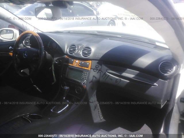 WDBTJ56H47F223524 - 2007 MERCEDES-BENZ CLK 350 WHITE photo 5