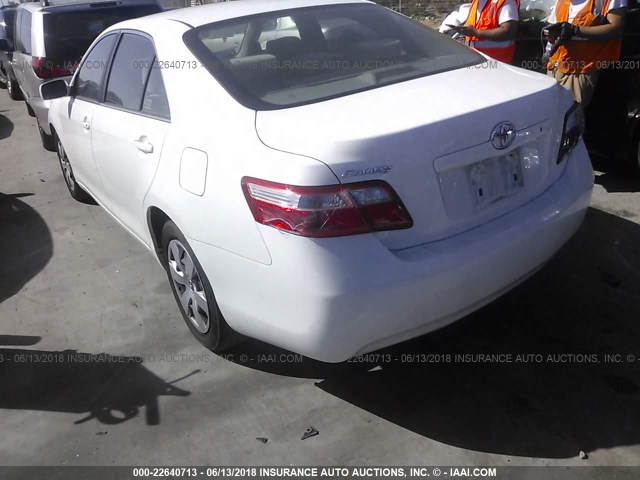 4T4BE46K69R085217 - 2009 TOYOTA CAMRY SE/LE/XLE WHITE photo 3