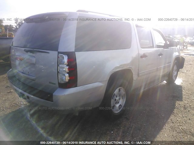 1GNUCHE06AR190164 - 2010 CHEVROLET SUBURBAN C1500  LS SILVER photo 4