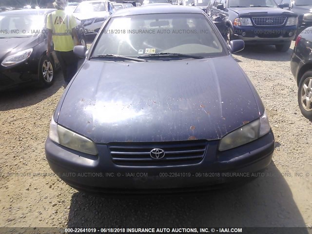 4T1BG22K4WU378205 - 1998 TOYOTA CAMRY CE/LE/XLE BLUE photo 6