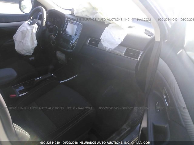 JA4AD2A31JJ003881 - 2018 MITSUBISHI OUTLANDER ES ვერცხლისფერი ფოტო 5