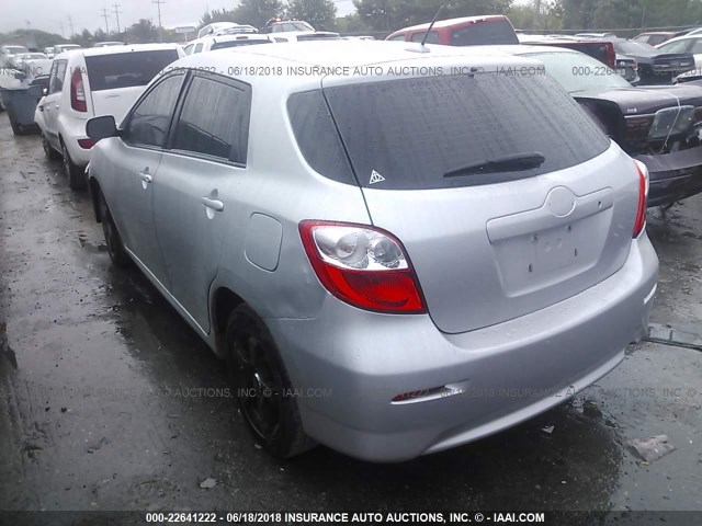 2T1KU4EE8AC359774 - 2010 TOYOTA COROLLA MATRIX  SILVER photo 3