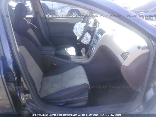 1G1ZB5EB2AF301627 - 2010 CHEVROLET MALIBU LS Mavi foto 5