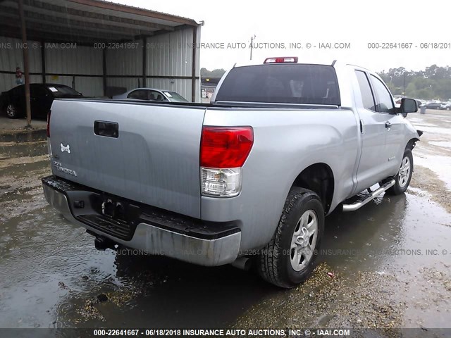 5TFRM5F1XBX024907 - 2011 TOYOTA TUNDRA DOUBLE CAB SR5 SILVER photo 4