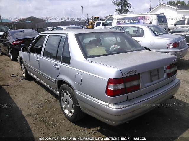 YV1KS9608W1132578 - 1998 VOLVO S90 GRAY photo 3