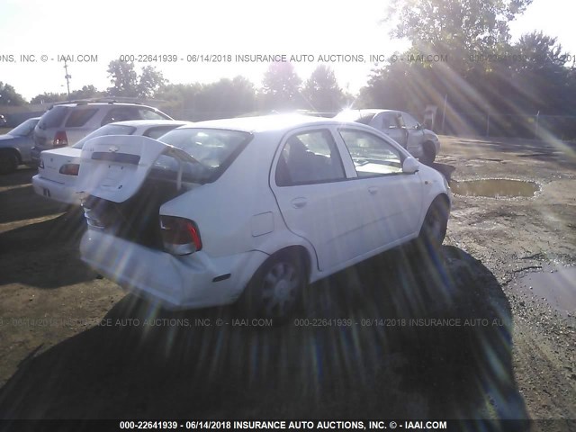 KL1TJ52654B258752 - 2004 CHEVROLET AVEO LS WHITE photo 4
