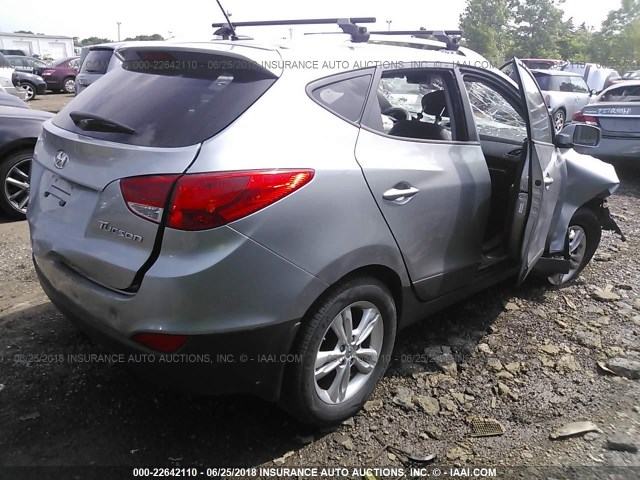 KM8JU3AC2AU114803 - 2010 HYUNDAI TUCSON GLS/LIMITED SILVER photo 4