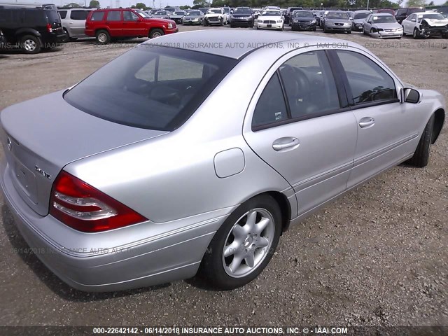 WDBRF84J04F530039 - 2004 MERCEDES-BENZ C 320 4MATIC SILVER photo 4