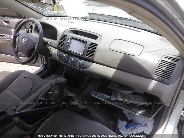 4T1BE32K35U591592 - 2005 TOYOTA CAMRY LE/XLE/SE ვერცხლისფერი ფოტო 5