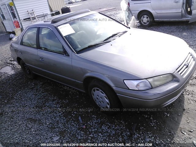4T1BG22K8WU227738 - 1998 TOYOTA CAMRY CE/LE/XLE 灰色 照片 1
