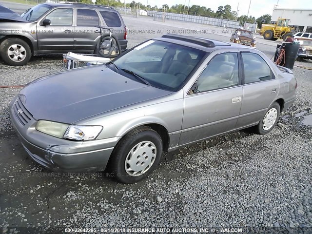4T1BG22K8WU227738 - 1998 TOYOTA CAMRY CE/LE/XLE 灰色 照片 2