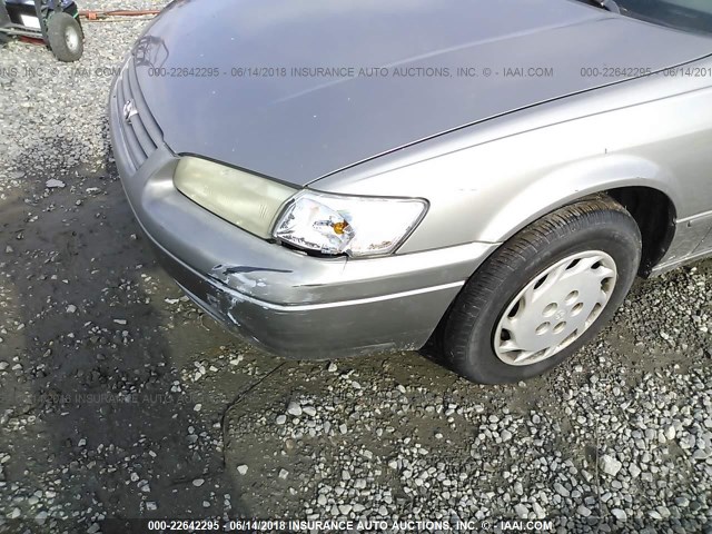 4T1BG22K8WU227738 - 1998 TOYOTA CAMRY CE/LE/XLE 灰色 照片 6