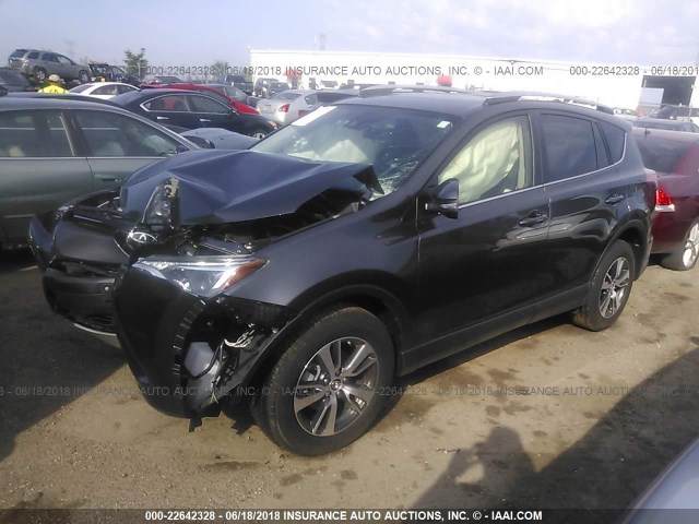 JTMRFREV2JJ189132 - 2018 TOYOTA RAV4 ADVENTURE/XLE GRAY photo 2