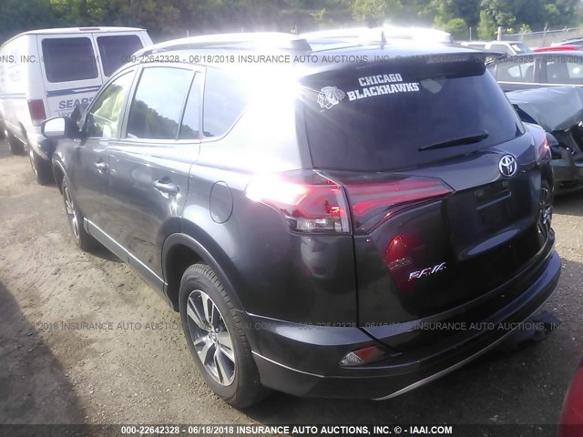 JTMRFREV2JJ189132 - 2018 TOYOTA RAV4 ADVENTURE/XLE GRAY photo 3