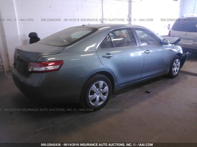 4T4BF3EK3BR127759 - 2011 TOYOTA CAMRY SE/LE/XLE ტურკოუსი ფოტო 4