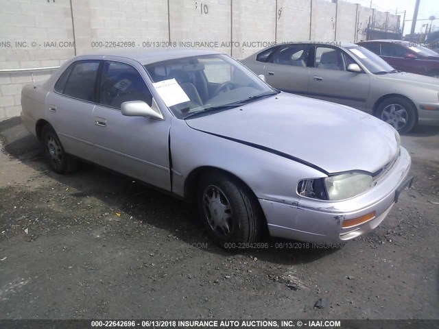 4T1BF12K1TU127666 - 1996 TOYOTA CAMRY LE/XLE/SE ოქროსფერი ფოტო 1