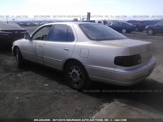 4T1BF12K1TU127666 - 1996 TOYOTA CAMRY LE/XLE/SE ოქროსფერი ფოტო 3