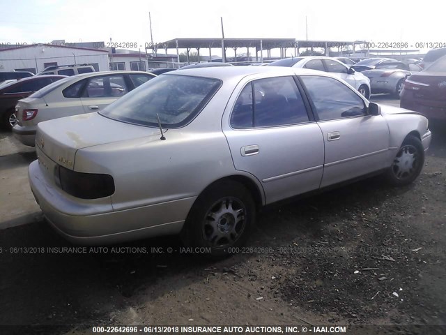 4T1BF12K1TU127666 - 1996 TOYOTA CAMRY LE/XLE/SE ოქროსფერი ფოტო 4
