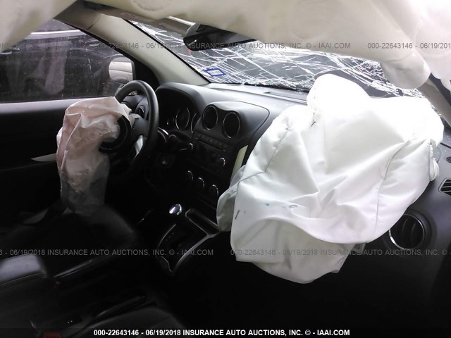 1C4NJCEA5GD735324 - 2016 JEEP COMPASS LATITUDE 黑色 照片 5