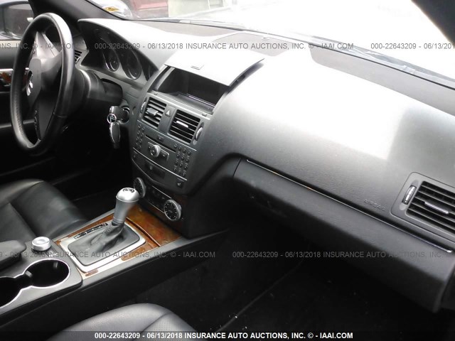 WDDGF8BB2BR180726 - 2011 MERCEDES-BENZ C 300 4MATIC GRAY photo 5