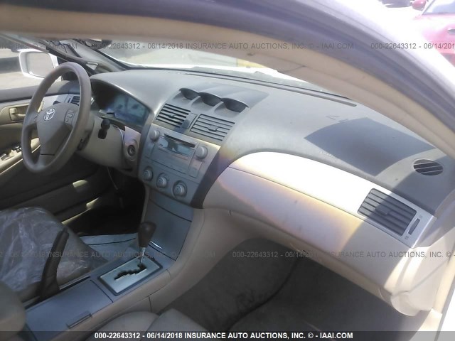 4T1CE38P44U874668 - 2004 TOYOTA CAMRY SOLARA SE/SLE თეთრი ფოტო 5