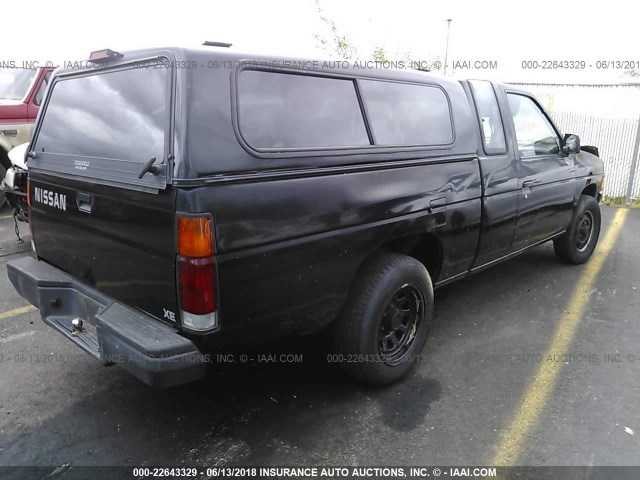 1N6SD16SXTC318963 - 1996 NISSAN TRUCK KING CAB SE/KING CAB XE BLACK photo 4