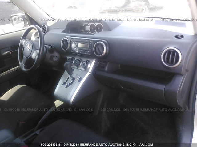JTLZE4FE6A1114734 - 2010 TOYOTA SCION XB ვერცხლისფერი ფოტო 5