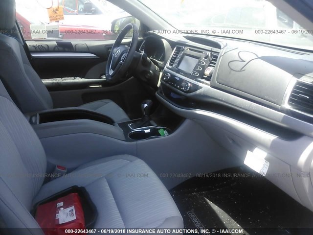 5TDZKRFH4FS059867 - 2015 TOYOTA HIGHLANDER LE/LE PLUS 灰色 照片 5