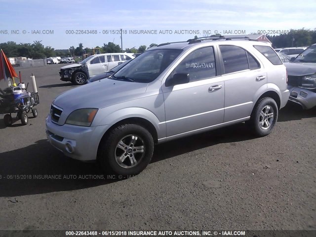 KNDJC733155352363 - 2005 KIA SORENTO EX/LX SILVER photo 2