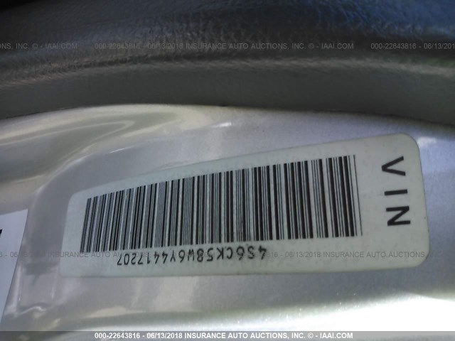 4S6CK58W6Y4417207 - 2000 HONDA PASSPORT EX/LX 银色 照片 9