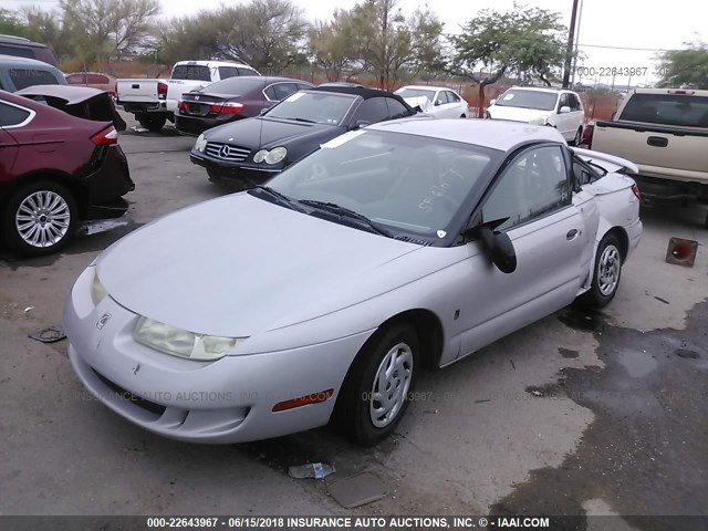 1G8ZP1280YZ188628 - 2000 SATURN SC1 SILVER photo 2