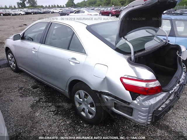4T1BE46K08U251031 - 2008 TOYOTA CAMRY CE/LE/XLE/SE SILVER photo 3
