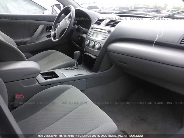 4T1BE46K08U251031 - 2008 TOYOTA CAMRY CE/LE/XLE/SE SILVER photo 5