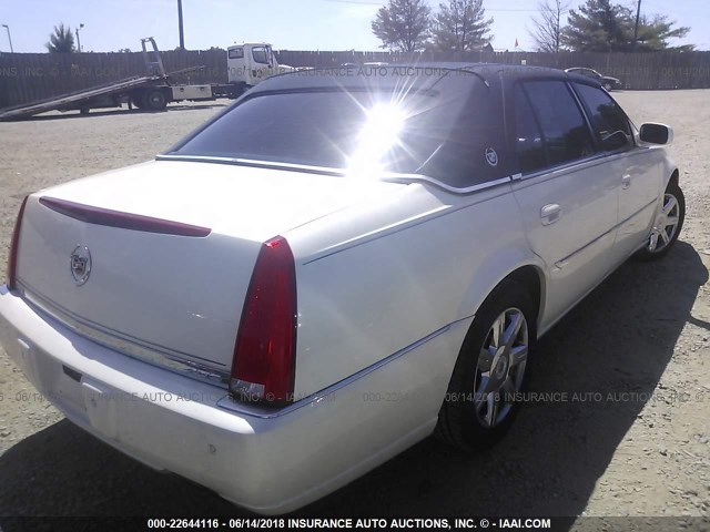 1G6KD57Y57U226370 - 2007 CADILLAC DTS WHITE photo 4